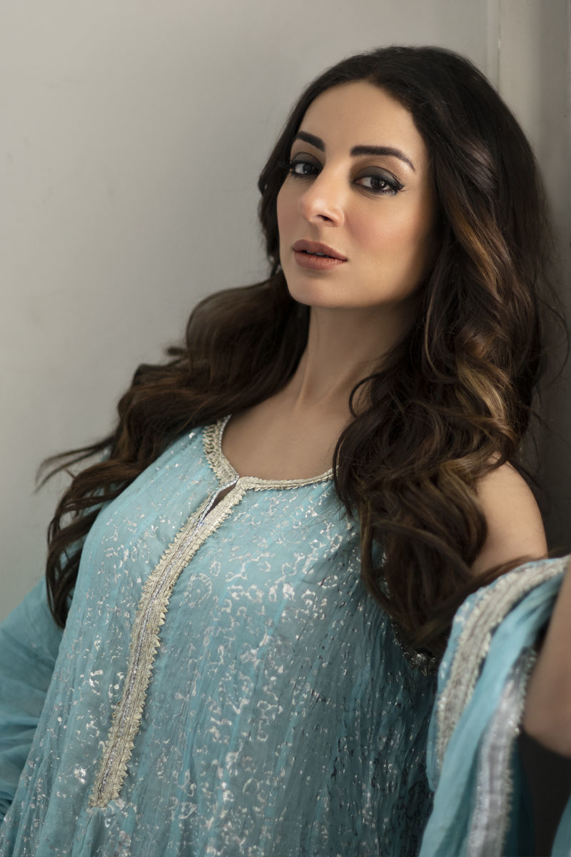 Hira Mani beautiful photoshoot for Faiza Salon | Hint gelin kıyafeti,  Kıyafet, Hint gelin